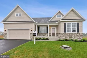 166 E Audubon Rd, Gettysburg, PA 17325 - Photo 2