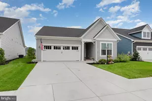 318 Rustic Wood Dr, Gettysburg, PA 17325 - Photo 1