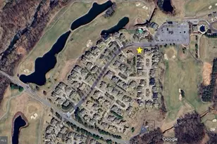 8 N Chamberlain Ct, Gettysburg, PA 17325 - Photo 2
