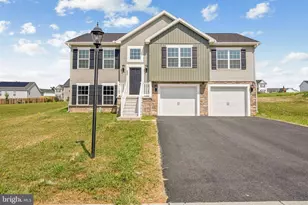 105 Antietam Run, Hanover, PA 17331 - Photo 2