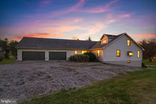 400 Lake Meade Dr, East Berlin, PA 17316 - Photo 2