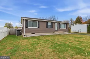 77 E Locust Ln, New Oxford, PA 17350 - Photo 8