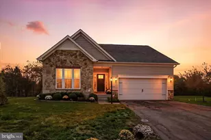 64 Cooper Ln, Gettysburg, PA 17325 - Photo 2