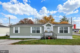 225 Brick Ln, New Oxford, PA 17350 - Photo 1