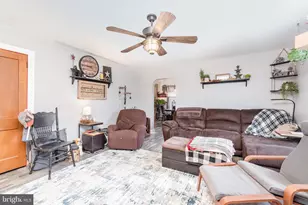 201 S Water St, New Oxford, PA 17350 - Photo 8