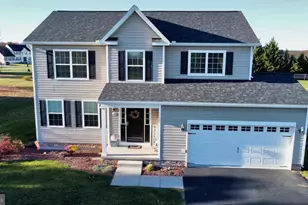 22 Meadow View Ln, New Oxford, PA 17350 - Photo 2