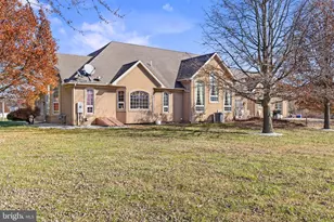 334 Rolling Ln, Abbottstown, PA 17301 - Photo 10