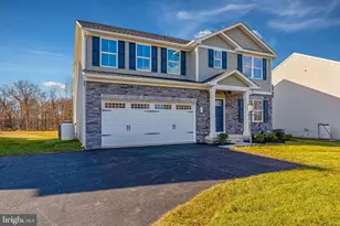 110 Eagle Dr, Gettysburg, PA 17325 - Photo 2