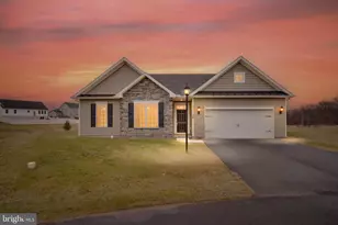 19 Osprey Ct, Gettysburg, PA 17325 - Photo 1