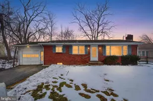 108 S Hickory Ln, New Oxford, PA 17350 - Photo 1