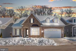 395 Quiet Crk Dr, Gettysburg, PA 17325 - Photo 2