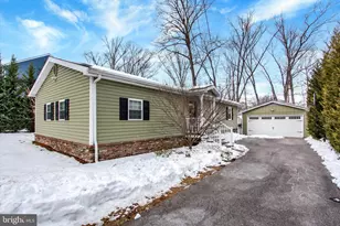 243 Forrest Dr, Gettysburg, PA 17325 - Photo 1