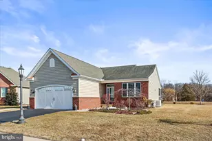 148 Woodhaven Dr, Gettysburg, PA 17325 - Photo 2