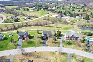 28 Fawn Hill Rd, Hanover, PA 17331 - Photo 4