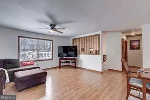 720 W Myrtle St, Littlestown, PA 17340 - Photo 4