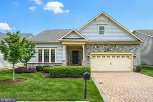 221 Savannah Dr, Gettysburg, PA 17325 - Photo 2