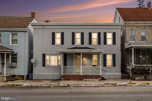 14 Hanover St, New Oxford, PA 17350 - Photo 1