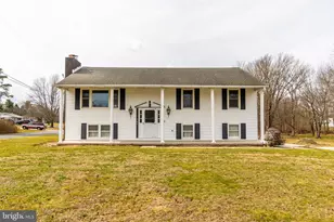 545 Hanover St, New Oxford, PA 17350 - Photo 1