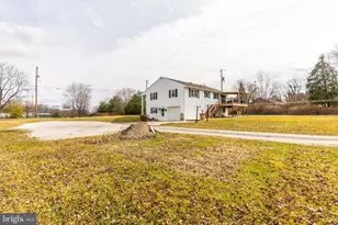 545 Hanover St, New Oxford, PA 17350 - Photo 4