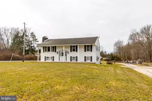 545 Hanover St, New Oxford, PA 17350 - Photo 2