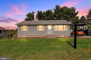 9 Pine Ln, New Oxford, PA 17350 - Photo 1