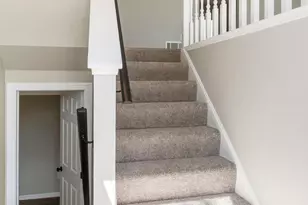 28 Town Cir, Abbottstown, PA 17301 - Photo 2