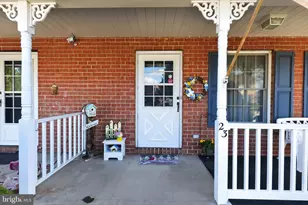 23 Crescent Ln, Littlestown, PA 17340 - Photo 4