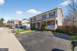 23 Crescent Ln, Littlestown, PA 17340 - Photo 2