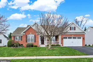 153 Stafford Dr, Hanover, PA 17331 - Photo 2