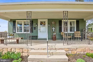 318 W High St, New Oxford, PA 17350 - Photo 2