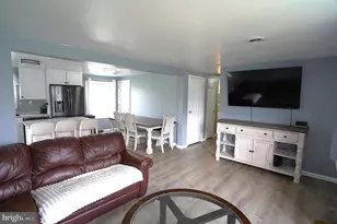 85 E Locust Ln, New Oxford, PA 17350 - Photo 4