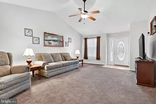 213 Maple Dr, Hanover, PA 17331 - Photo 6