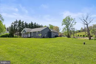 8 Orchard Dr, Hanover, PA 17331 - Photo 2