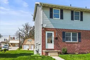329 South St, Hanover, PA 17331 - Photo 2