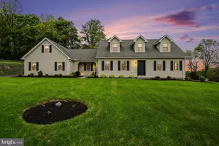 215 Villa Vista Ave, Hanover, PA 17331 - Photo 2