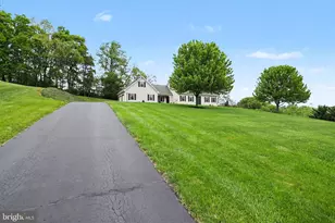 215 Villa Vista Ave, Hanover, PA 17331 - Photo 4