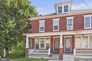 207 N Stratton St, Gettysburg, PA 17325 - Photo 2
