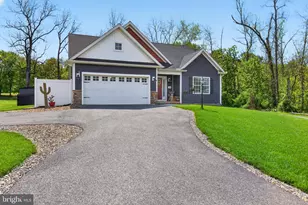124 Lobell Rd, Abbottstown, PA 17301 - Photo 2