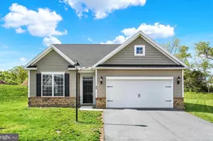 24 Flicker Ct, Gettysburg, PA 17325 - Photo 1