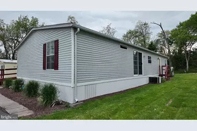 156 Linda Drive, New Oxford, PA 17350 - Photo 2