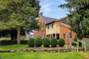 206 E King St, East Berlin, PA 17316 - Photo 4