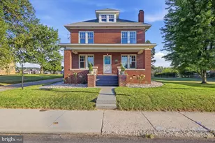 579 E King St, Littlestown, PA 17340 - Photo 2