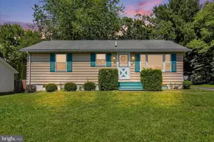 10 Cherry Ct, New Oxford, PA 17350 - Photo 1