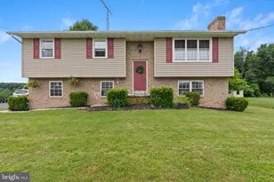 185 Pine Grove Rd, Hanover, PA 17331 - Photo 1