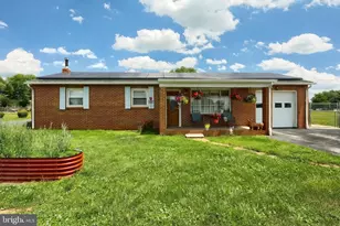 7 Elm Ave, Gettysburg, PA 17325 - Photo 2