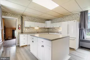 526 W King St, East Berlin, PA 17316 - Photo 8