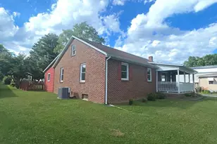 211 W Main St, Fairfield, PA 17320 - Photo 2