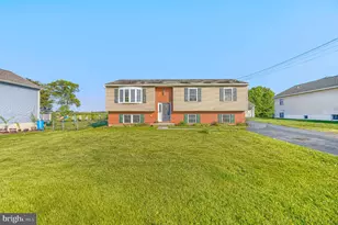 681 Grant Dr, Gettysburg, PA 17325 - Photo 2