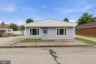 374 Maple Ave, Hanover, PA 17331 - Photo 2