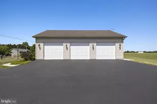 690 Grant Dr, Gettysburg, PA 17325 - Photo 8